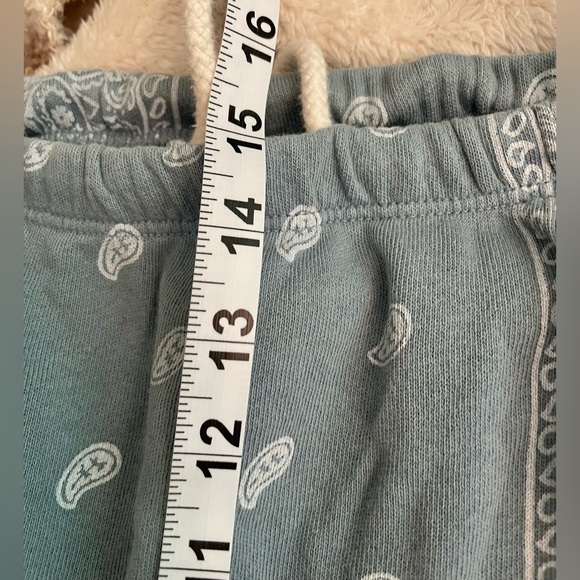 Hold ๐ - Picture 8 of 9